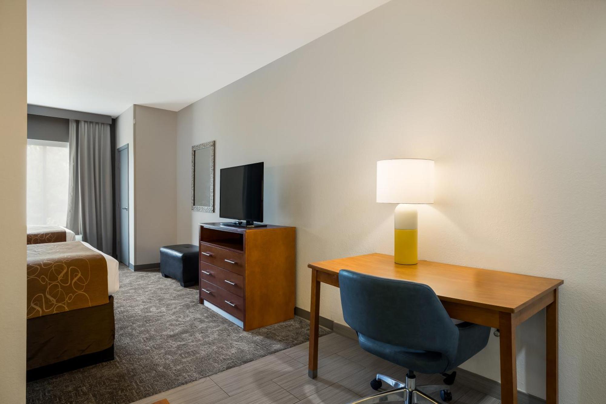 Comfort Suites Денем Спрингс Экстерьер фото
