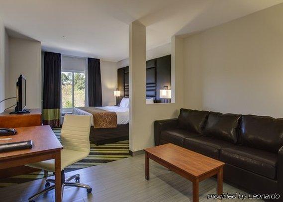 Comfort Suites Денем Спрингс Экстерьер фото