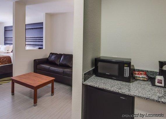 Comfort Suites Денем Спрингс Экстерьер фото