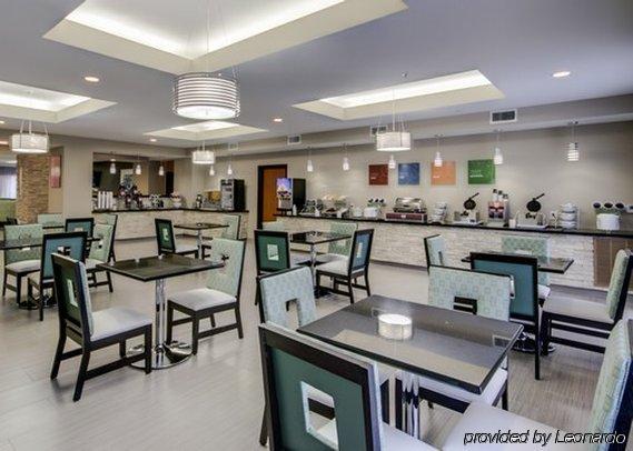 Comfort Suites Денем Спрингс Экстерьер фото